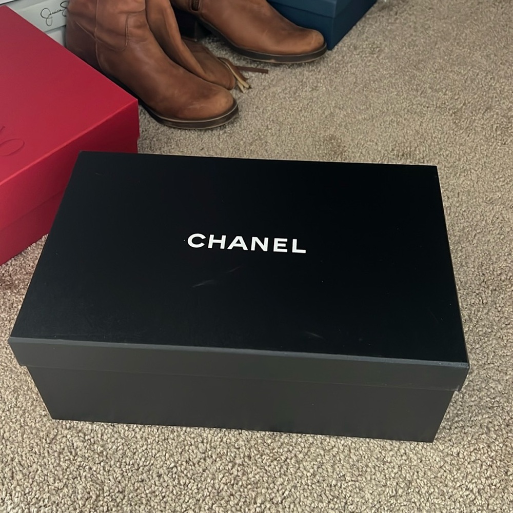 Chanel shoe box